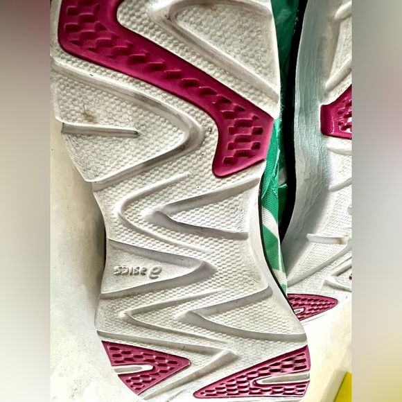 ASICS women's 6.5 shoes - Picture 6 of 9